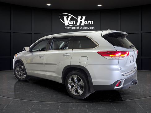 Used 2018 Toyota Highlander Limited Platinum AWD/4WD image 5