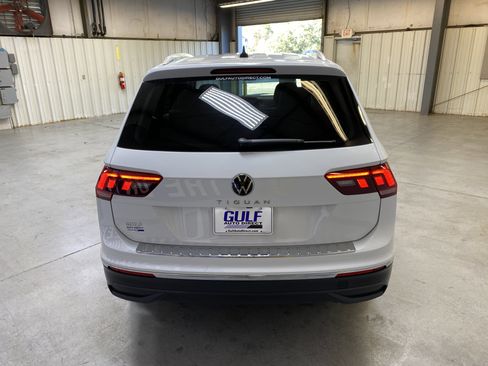 Used 2024 Volkswagen Tiguan SE image 7