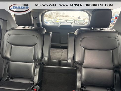 Used 2023 Ford Explorer XLT w/ Equipment Group 202A AWD/4WD image 14