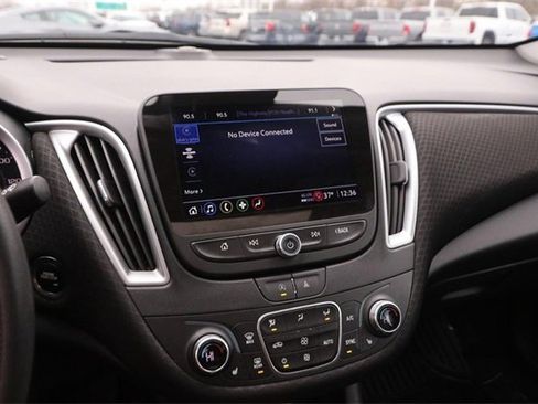 Used 2024 Chevrolet Malibu LT image 15