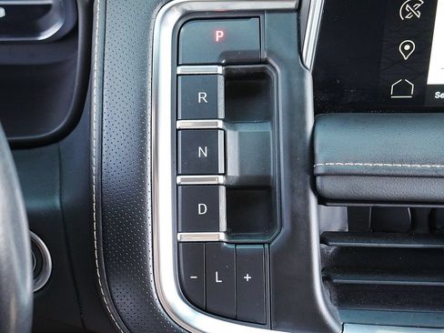 Used 2022 GMC Yukon AT4 AWD/4WD image 37