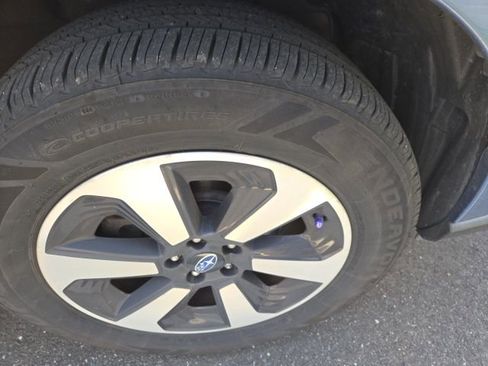 Used 2018 Subaru Forester 2.5i Premium AWD/4WD image 11