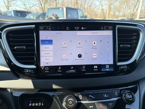 Certified 2026 Chrysler Voyager LX image 28