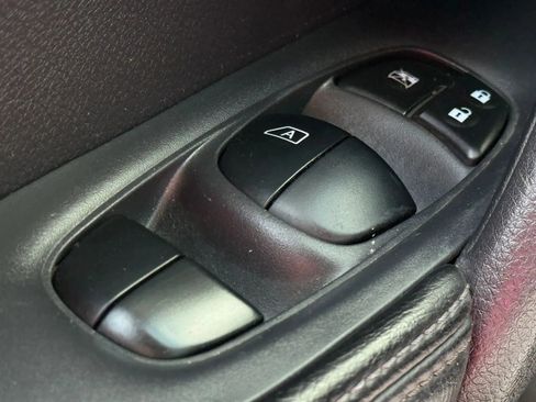Used 2014 Nissan Rogue SL AWD/4WD image 23