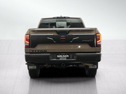 Used 2022 Nissan Titan PRO-4X w/ Pro-4x Convenience Package AWD/4WD image 5