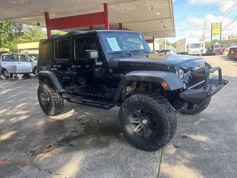 Used 2014 Jeep Wrangler Unlimited Sport w/ Quick Order Package 24S AWD/4WD image 2