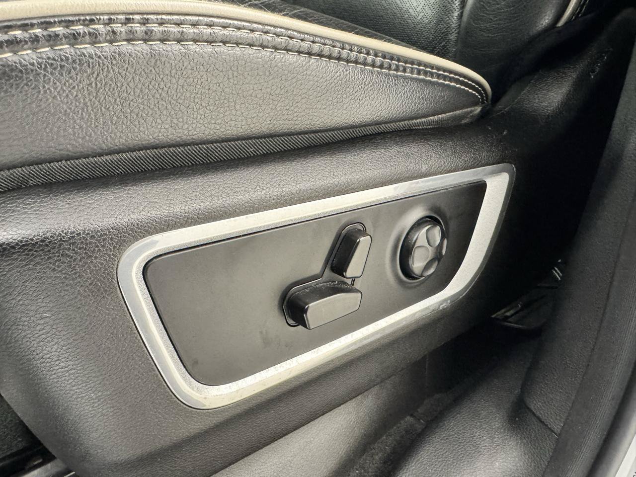 Used 2021 RAM 1500 Laramie AWD/4WD image 12