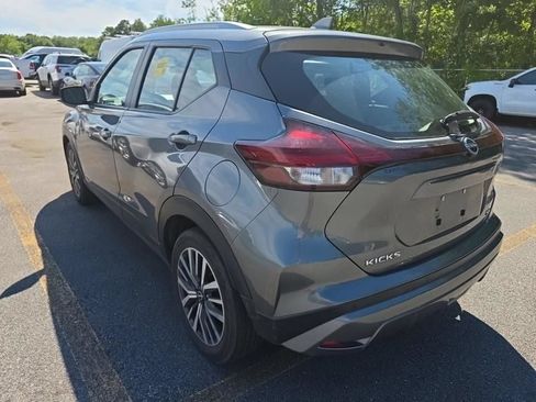 Used 2022 Nissan Kicks SV FWD image 3