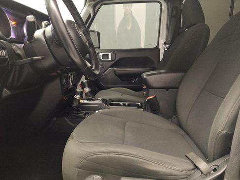 Used 2020 Jeep Wrangler Unlimited Sport S image 17