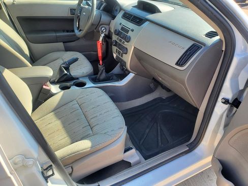 Used 2011 Ford Focus SE w/ 201A Rapid Spec Order Code FWD image 5