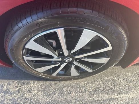 Used 2024 Nissan Sentra SV w/ SV Premium Package FWD image 24