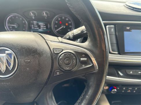 Used 2018 Buick Enclave Essence image 29