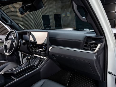 Used 2025 Lexus GX 550 AWD/4WD image 18