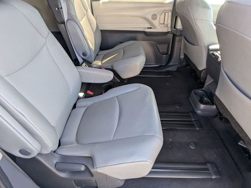 Used 2024 Toyota Sienna XLE image 18