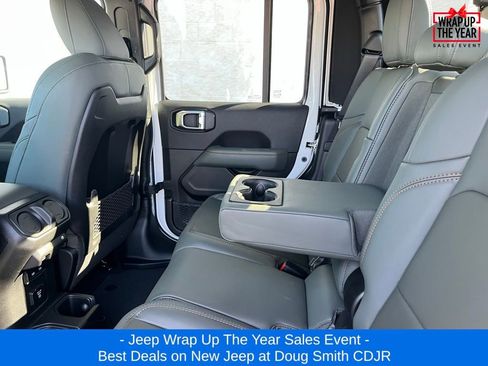 New 2025 Jeep Gladiator Mojave image 27