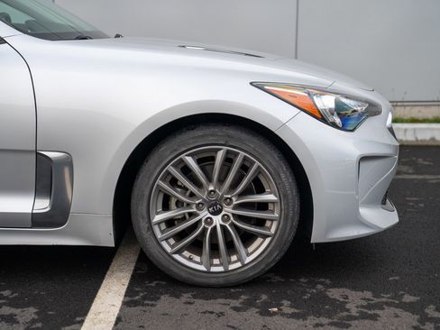Used 2018 Kia Stinger image 9