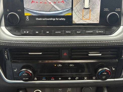 Used 2023 Nissan Rogue SL w/ SL Premium Package image 28