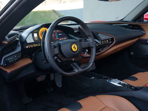 Used 2024 Ferrari SF90 Spider image 30