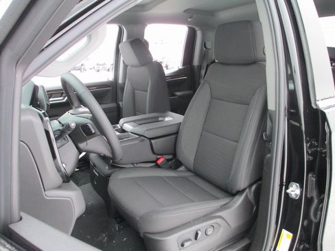 New 2026 GMC Sierra 1500 SLE image 11