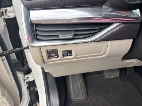 Used 2019 Cadillac XT4 Luxury w/ Cold Weather Package FWD image 19