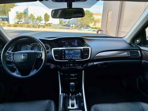 Used 2017 Honda Accord EX-L image 17