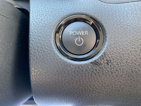 Used 2025 Toyota Camry LE w/ Convenience Package image 25