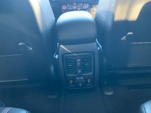 Used 2025 Dodge Durango GT image 33