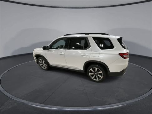 Used 2024 Honda Pilot Elite image 6