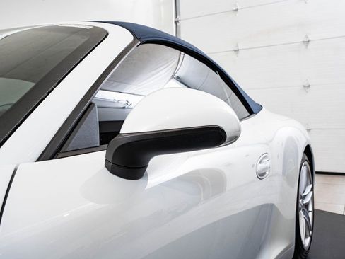 Used 2015 Porsche 911 Carrera image 17