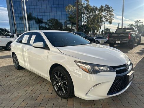 Used 2017 Toyota Camry XSE image 9