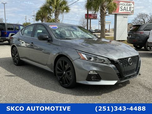 Used 2022 Nissan Altima 2.5 SR w/ Midnight Edition Package image 7