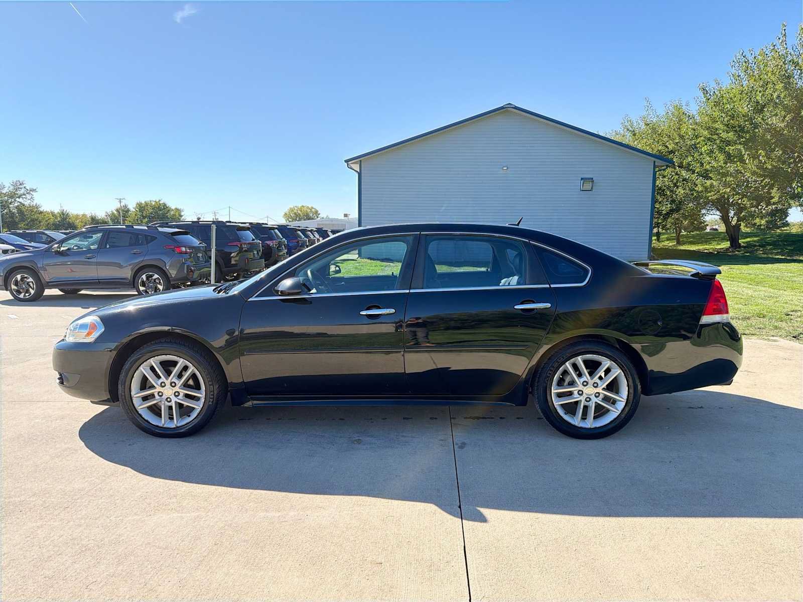 Used 2013 Chevrolet Impala LTZ FWD image 3