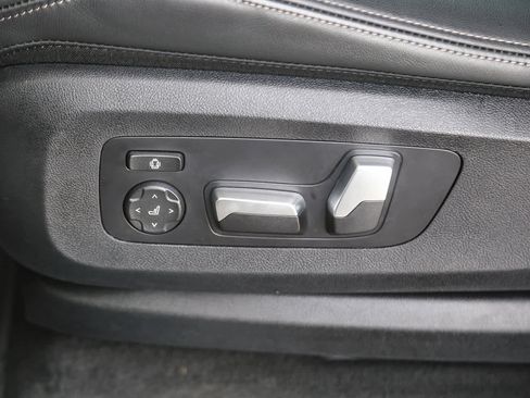 Used 2025 BMW X5 sDrive40i image 18