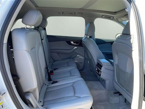 Used 2018 Audi Q7 3.0T Prestige w/ Prestige Package image 16