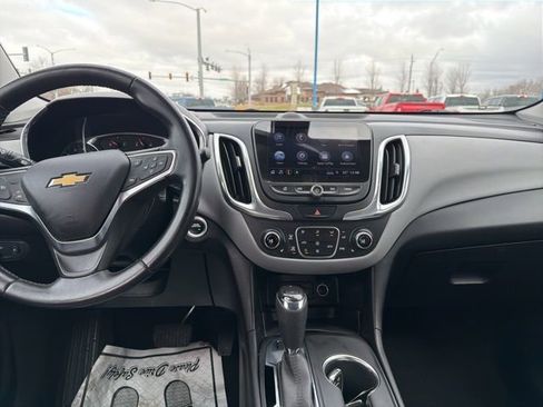 Used 2020 Chevrolet Equinox LT image 18