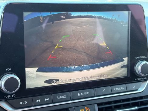 Used 2023 Nissan Altima 2.5 SV FWD image 16
