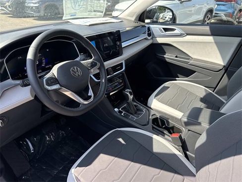 New 2025 Volkswagen Taos SE image 14