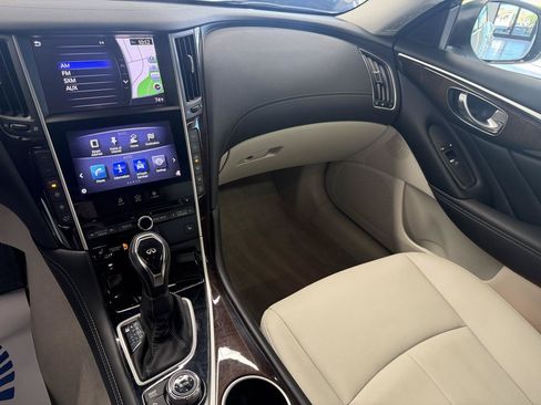 Used 2018 INFINITI Q50 Luxe w/ Essential Package (3.0T Luxe) AWD/4WD image 12