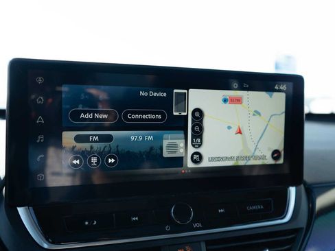 Used 2024 Nissan Altima 2.5 SR w/ SR Premium Package image 21