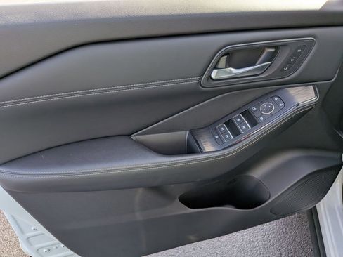 Certified 2025 Nissan Rogue SL w/ Tech Package image 12