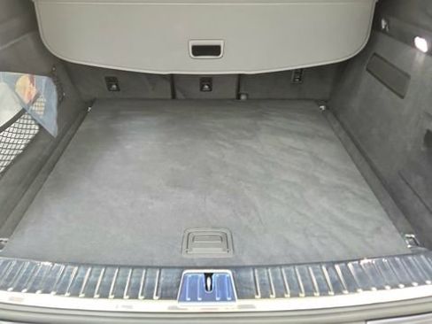 Used 2025 Porsche Cayenne w/ Premium Package image 15