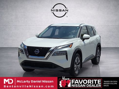 Used 2023 Nissan Rogue SV AWD/4WD image 2