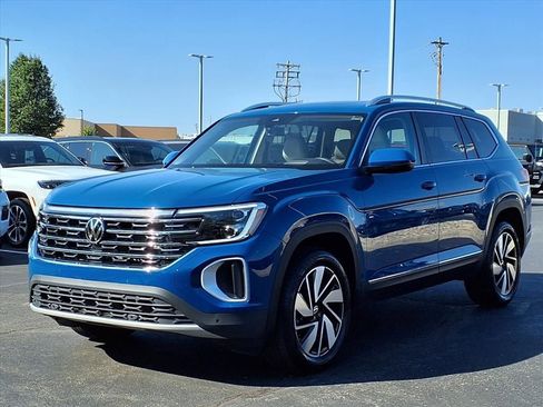 Used 2025 Volkswagen Atlas SEL image 2