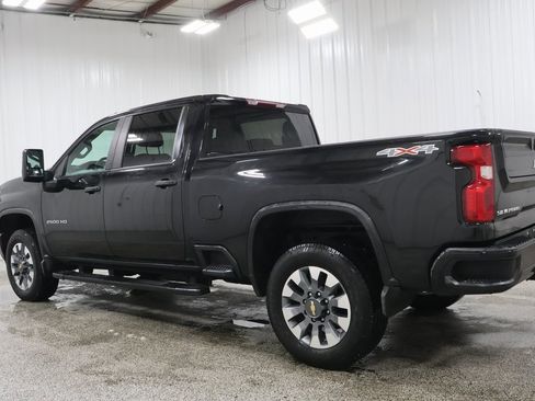 Used 2022 Chevrolet Silverado 2500 Custom image 4