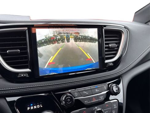 New 2026 Chrysler Pacifica Select image 26