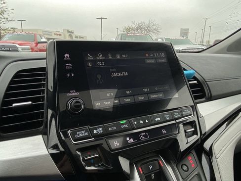 Used 2023 Honda Odyssey Touring image 16