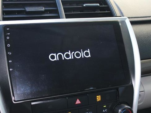 Used 2016 Toyota Camry LE image 25