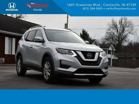 Used 2018 Nissan Rogue SV w/ Premium Package image 1