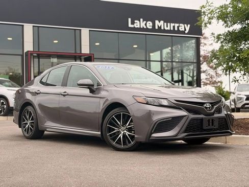 Used 2024 Toyota Camry SE FWD image 1