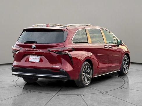 Certified 2025 Toyota Sienna Platinum AWD/4WD image 6